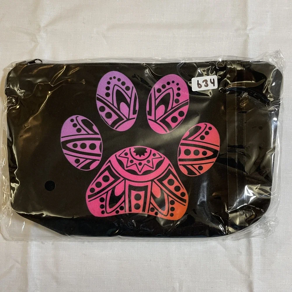 The Pouch Cosmetic Bag Womens OS Black NWT Paw Print Mandala Travel Makeup Case